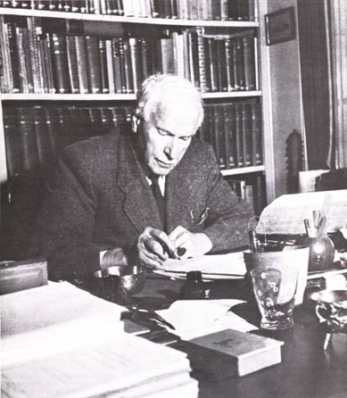 Carl Gustav Jung - az íróasztalnál